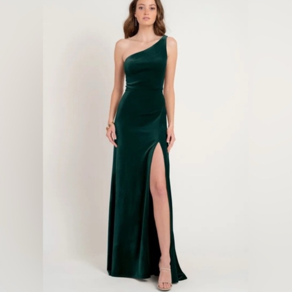 Jenny Yoo Cybill One Shoulder Dress with Slit in Emerald Green Size 8